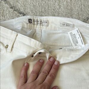 Anne Klein Off-White Skinny Pants
